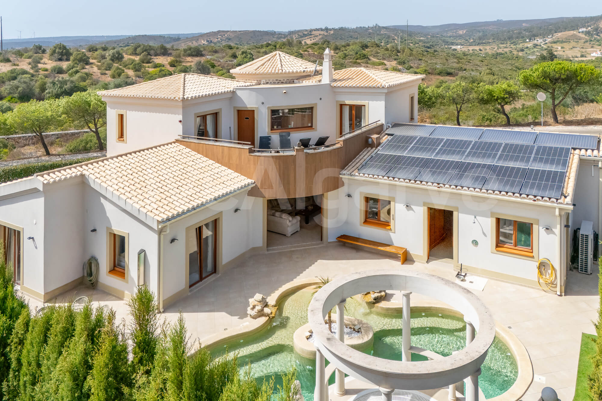 Compreender os custos de fechamento ao comprar uma casa de luxo em Lagos, Portugal