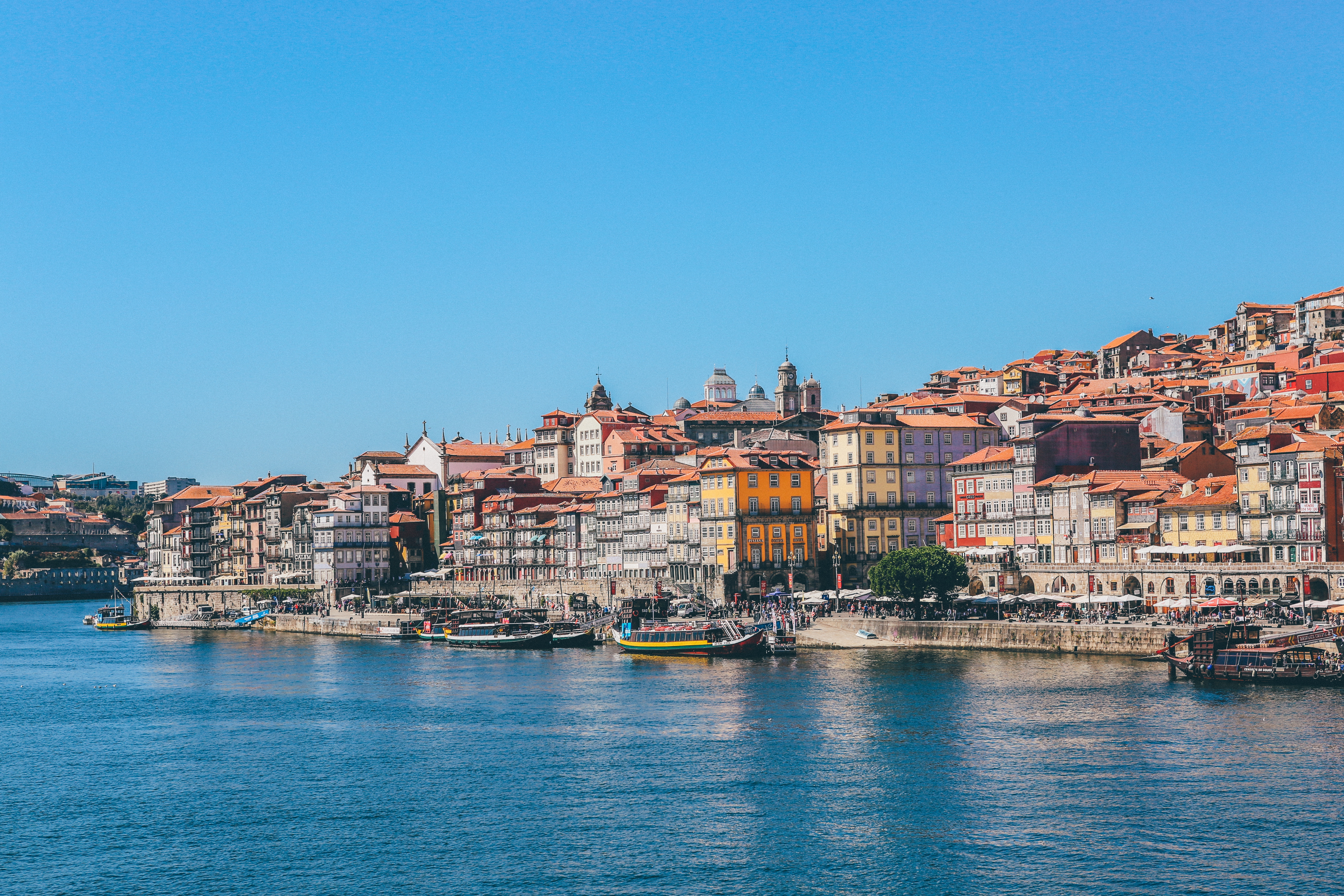 houses in Portugal, sourced from Freepik