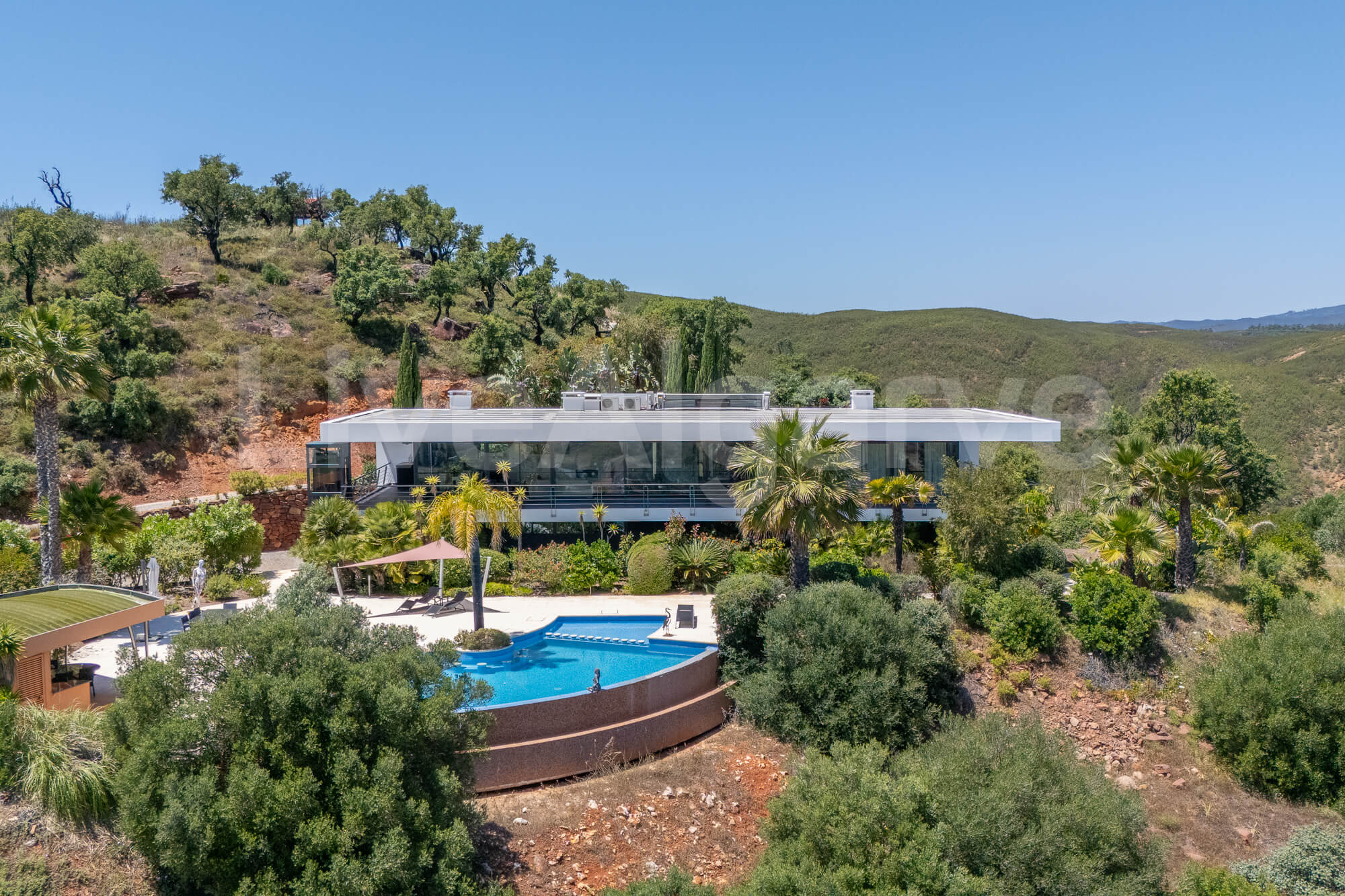 LUXURY | Secluded Large T2+2 Country Estate with Sea View at Mexilhoeira Grande for Sale | Portimão