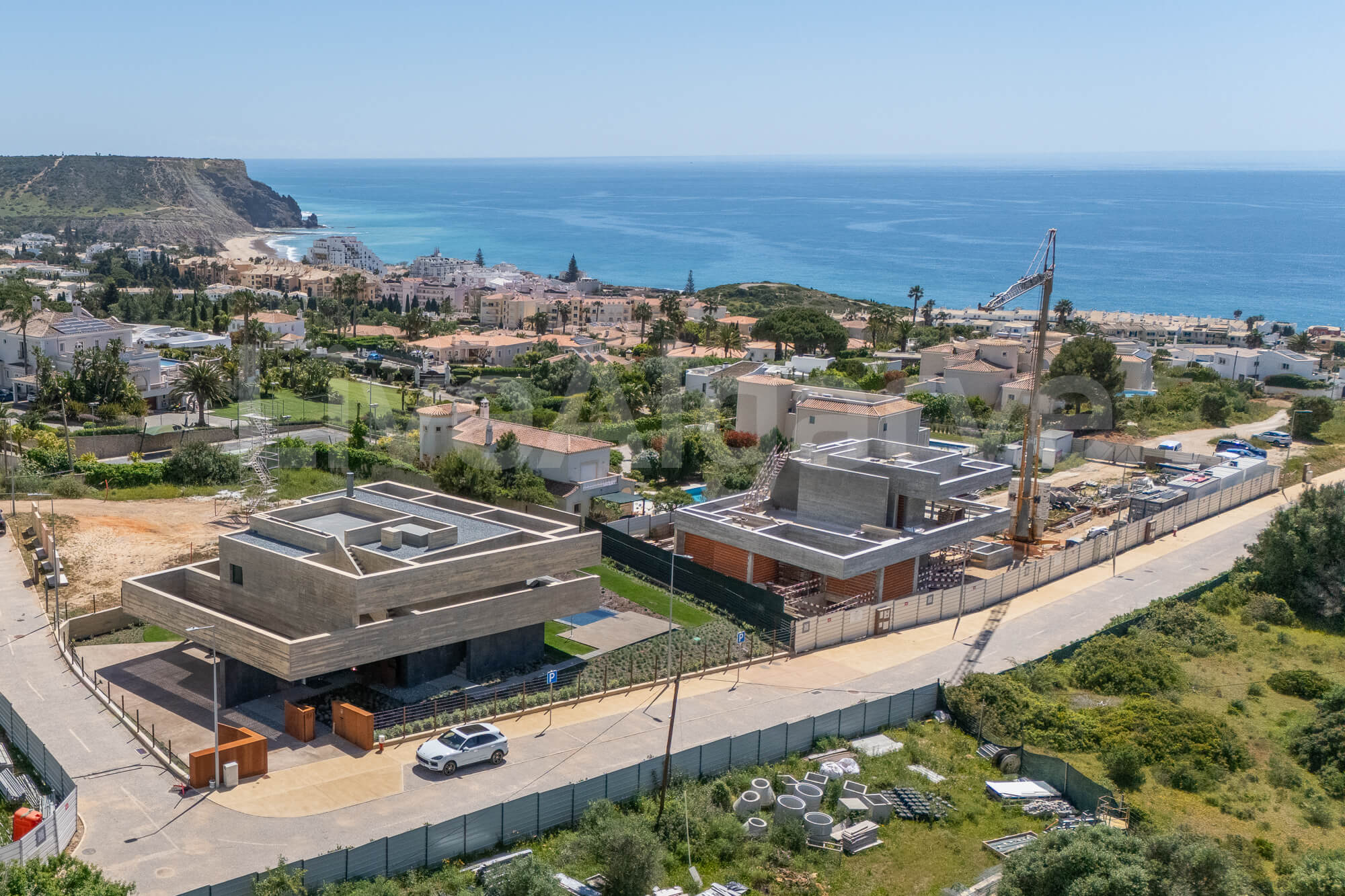 PLUZ | Striking Luxury T3 & T4 Villas at Monte de Lemos, Praia da Luz for Sale