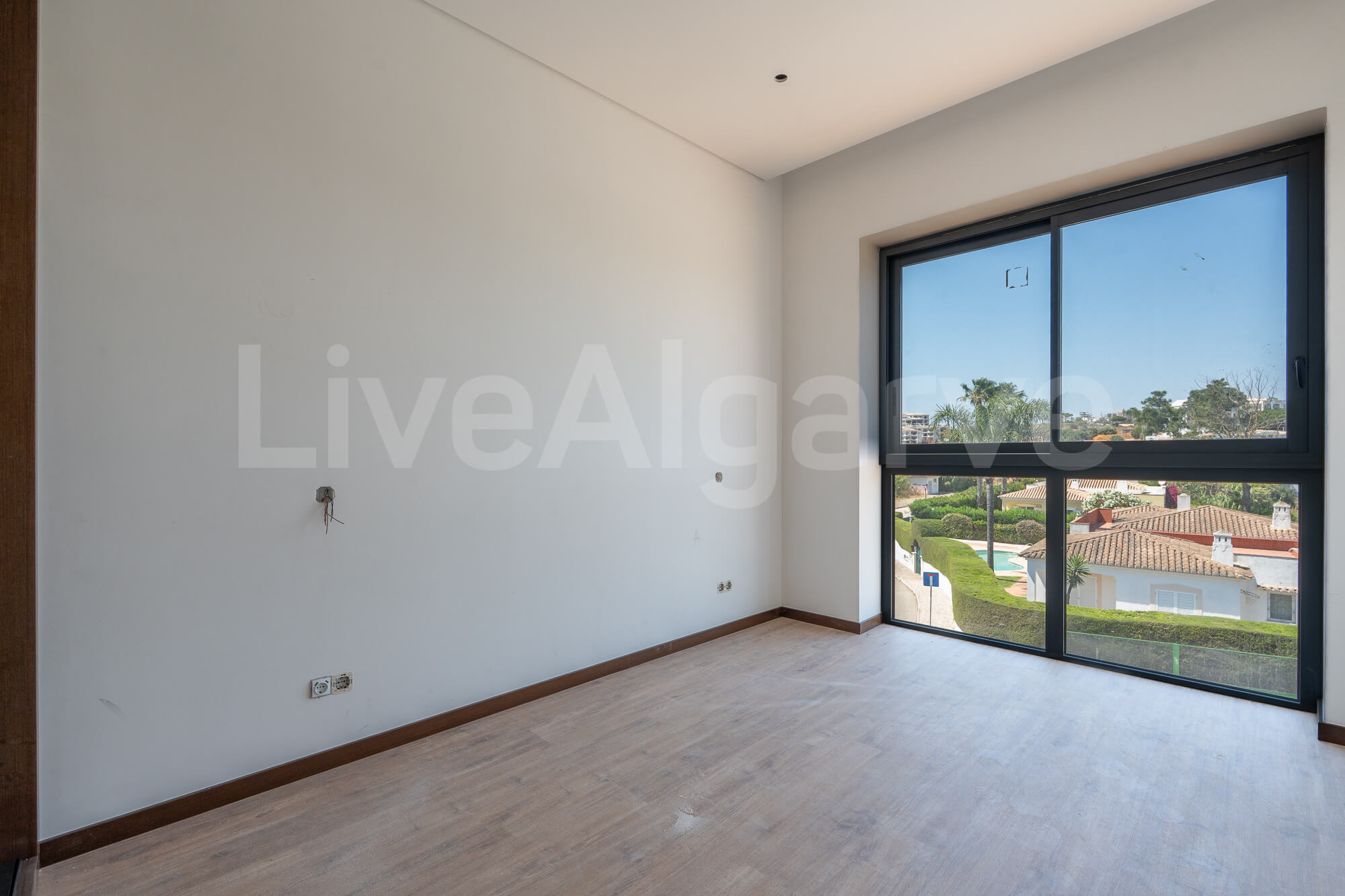 SLEEK MODERN T2+1 APARTMENTS AT MEIA PRAIA FOR SALE - LAGOS
