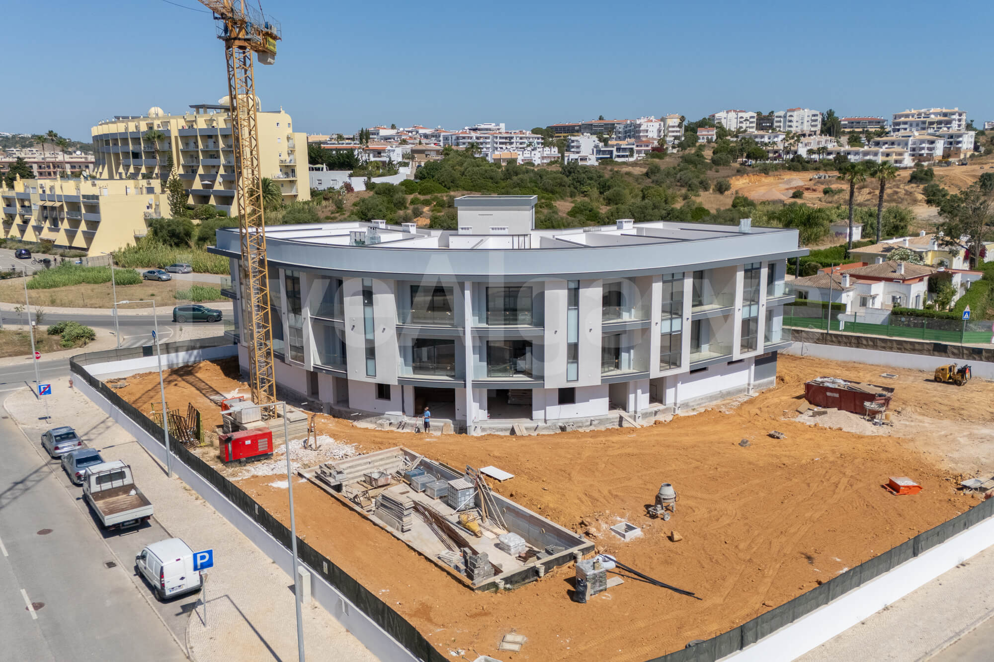 SLEEK MODERN T2+1 APARTMENTS AT MEIA PRAIA FOR SALE - LAGOS