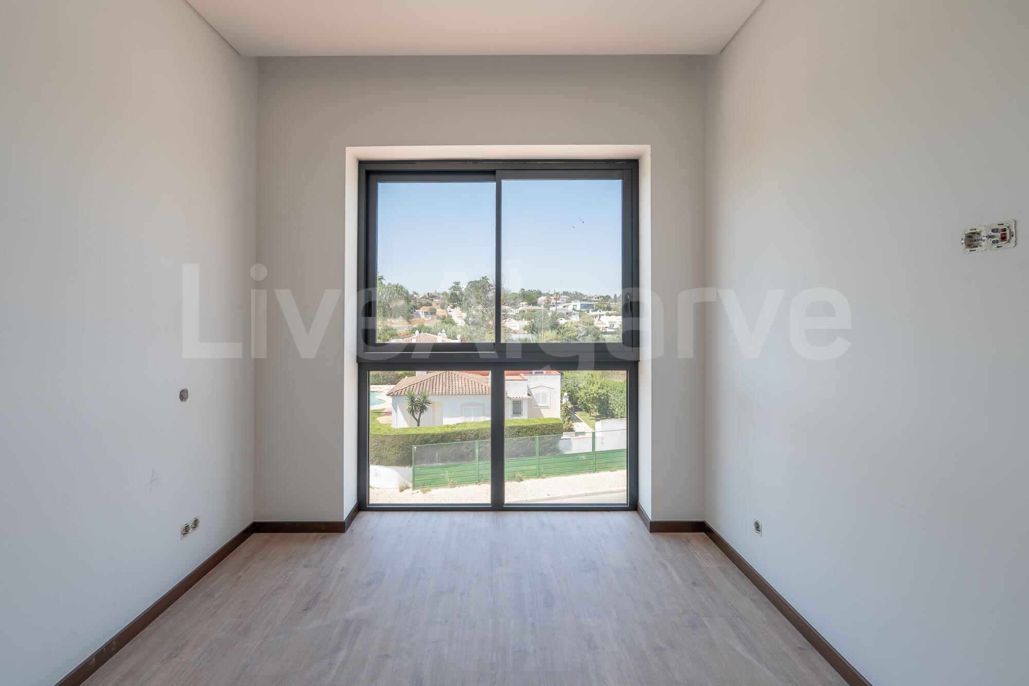 SLEEK MODERN T2+1 APARTMENTS AT MEIA PRAIA FOR SALE - LAGOS