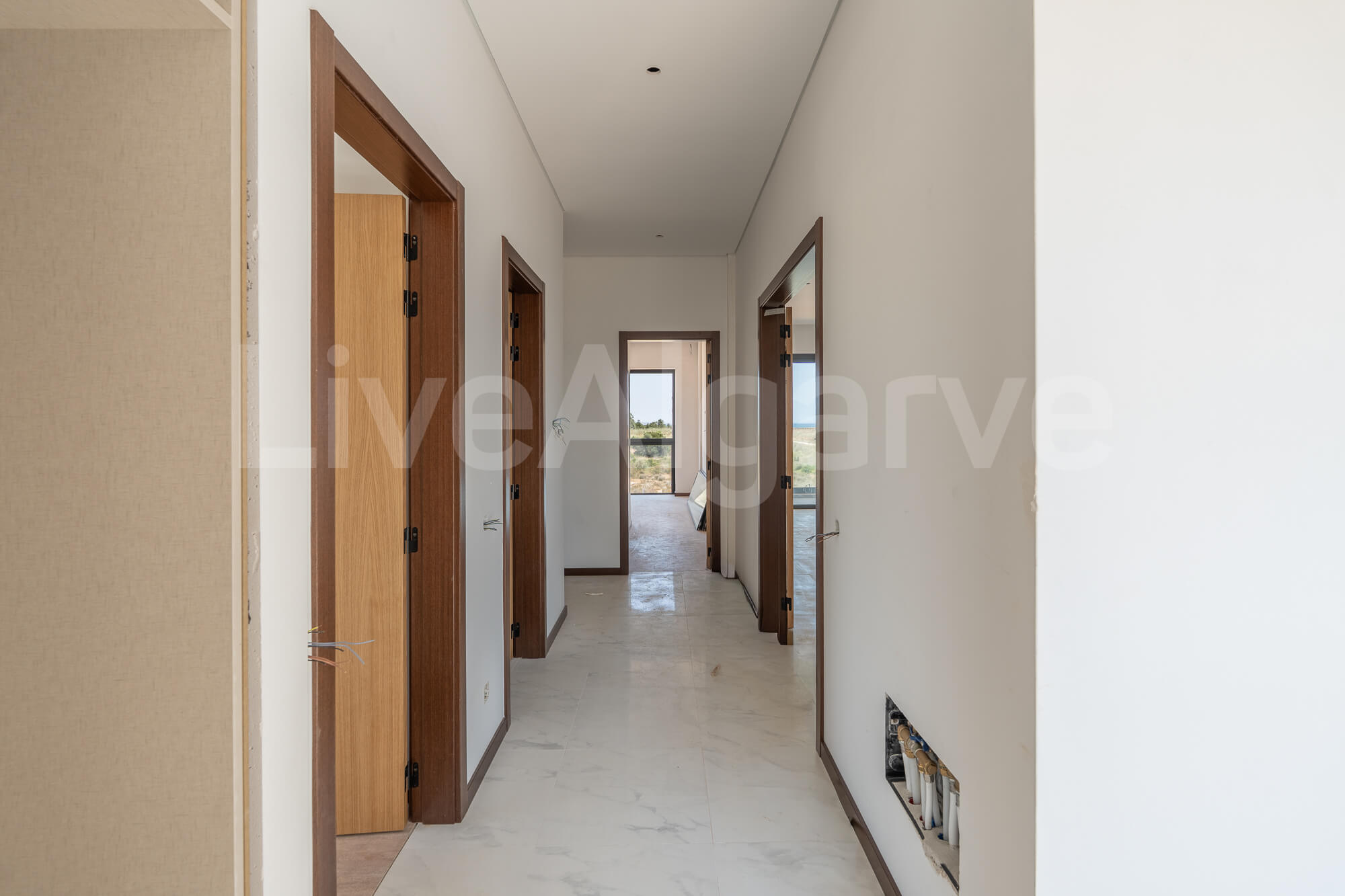 SLEEK MODERN T2+1 APARTMENTS AT MEIA PRAIA FOR SALE - LAGOS