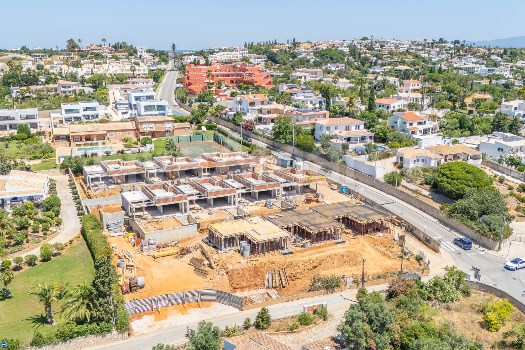 MODERN T2+1 TOWNHOUSES AT PRAIA DA LUZ FOR SALE - LAGOS