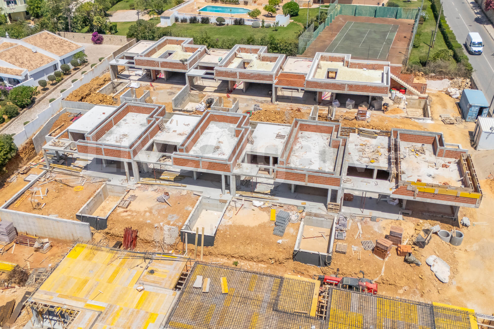 MODERN T2+1 TOWNHOUSES AT PRAIA DA LUZ FOR SALE - LAGOS