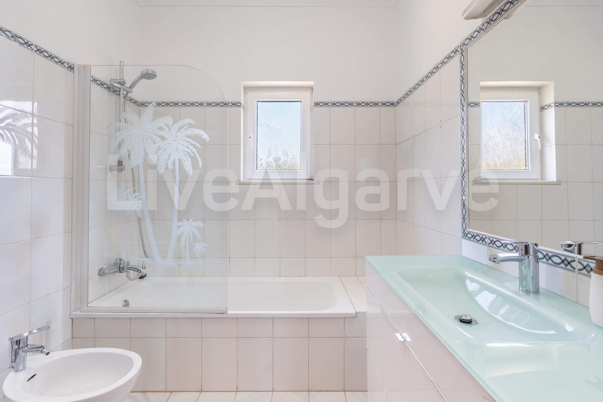 27988d9acdd731b3ca4a8eb2b7ff6f1c.jpg