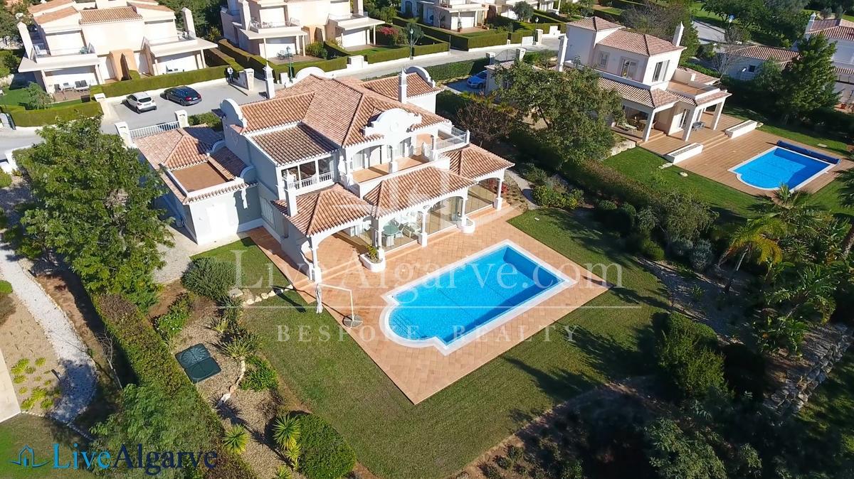 Most Exquisite 4 SZ Villa in Vale da Pinta Golf Resort, Lagoa