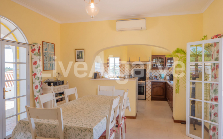 EXCLUSIF | Superbe Villa de 3 chambres avec Vue sur la Mer à Montinhos da Luz à Vendre- Lagos