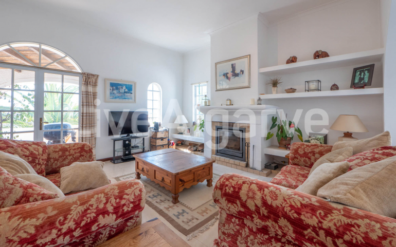 EXCLUSIV | Repräsentative 3SZ Meerblick Villa in Montinhos da Luz zum Verkauf – Lagos