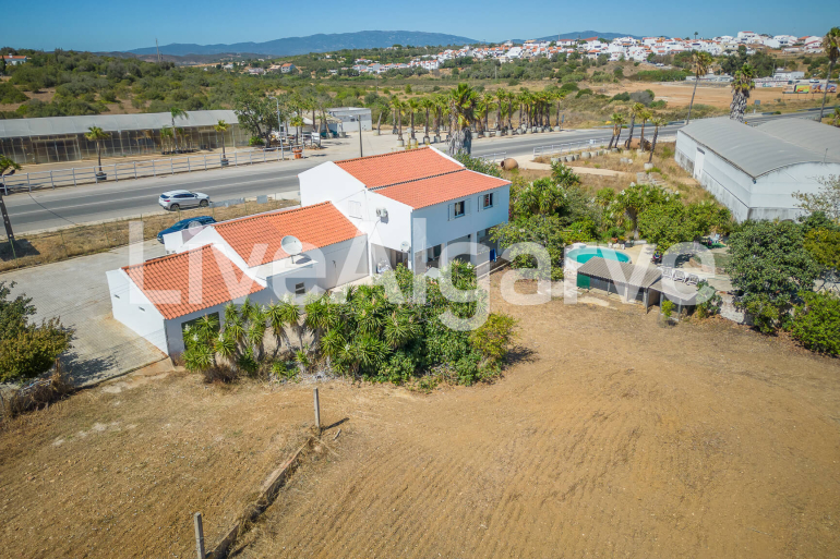 OPPORTUNITY | Traditional T5 Farm & Business Property at Mexilhoeira Grande – Portimão