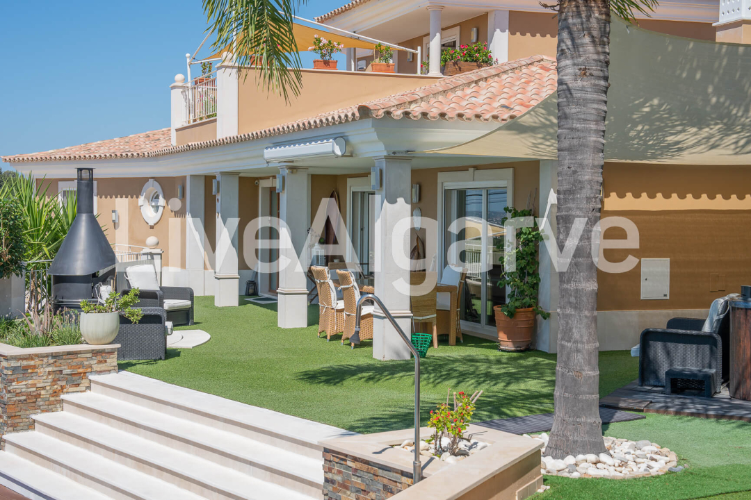 EXCLUSIVE | Superb Classic T4+1 Grand Villa with Sea Views for Sale at Almancil - Loulé