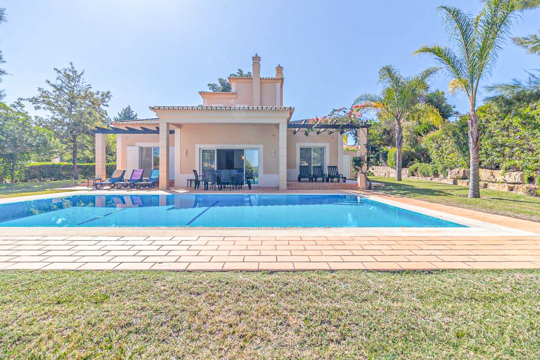 PEACEFUL | Lovely T4 Villa at Gramacho Golf Resort – Lagoa