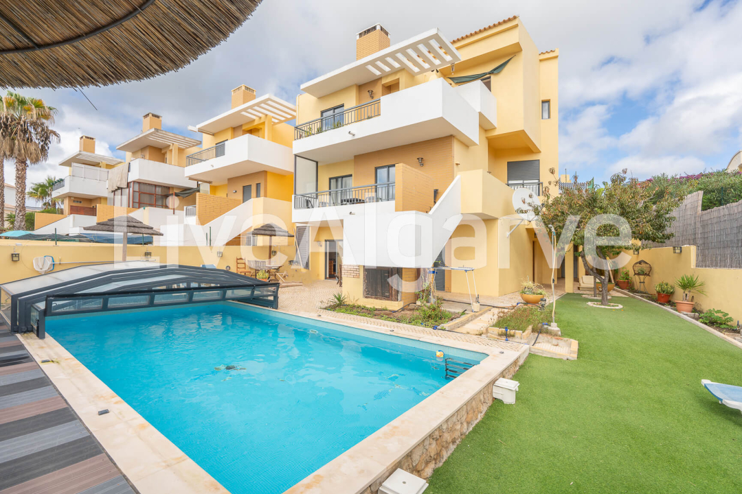 EXCLUSIVE | Big T4+2 Villa with AL-Rental License, Sea and City Views at Cerro das Mós – Lagos
