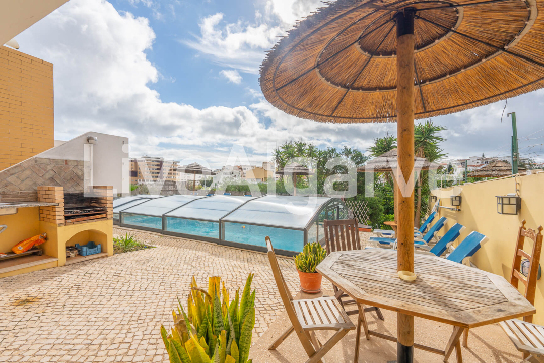 EXCLUSIVE | Big T4+2 Villa with AL-Rental License, Sea and City Views at Cerro das Mós – Lagos