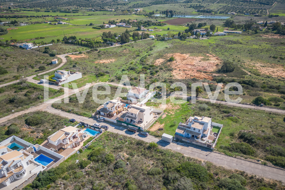 OPPORTUNITY |Big Detached T4+2 Villa in Burgau – Vila do Bispo