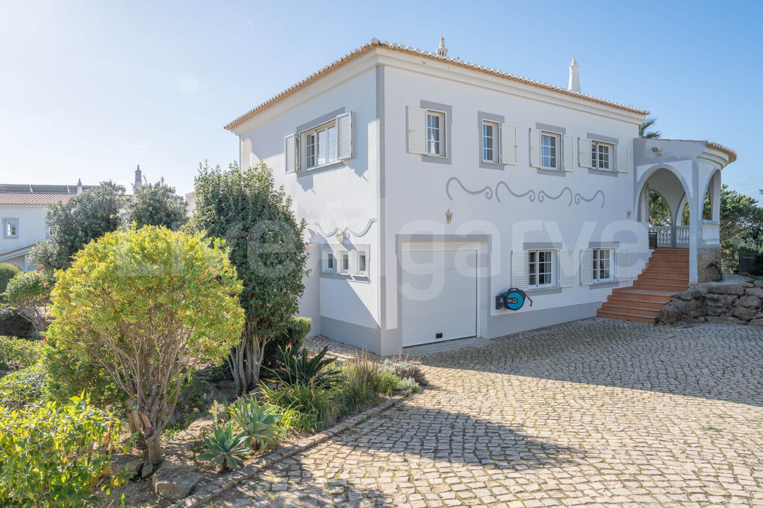 EXKLUSIV | Erstklassige T6 Meer & Golfblick Villa in Budens zu verkaufen - Vila do Bispo