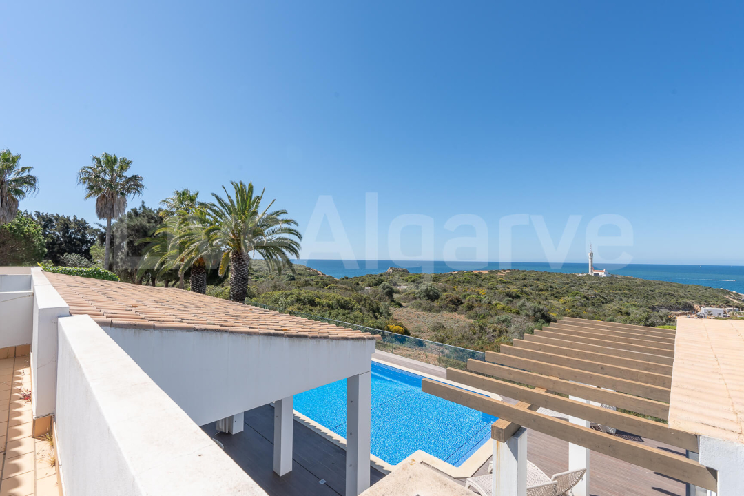 SEA VIEW | Fist Line Ocean View T5+1 Villa at Ferragudo for Sale - Lagoa