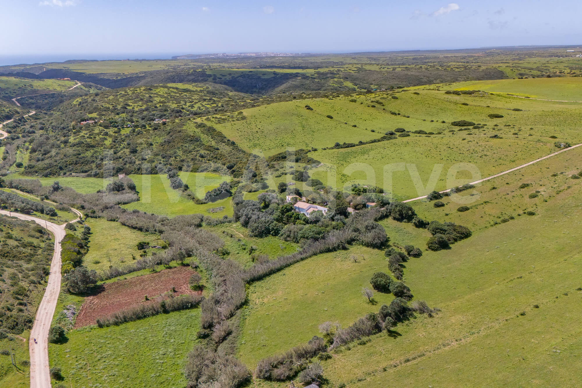 COUNTRYSIDE | Secluded T2 Farm Estate inside Natural Reserve at Raposeira for Sale– Vila do Bispo