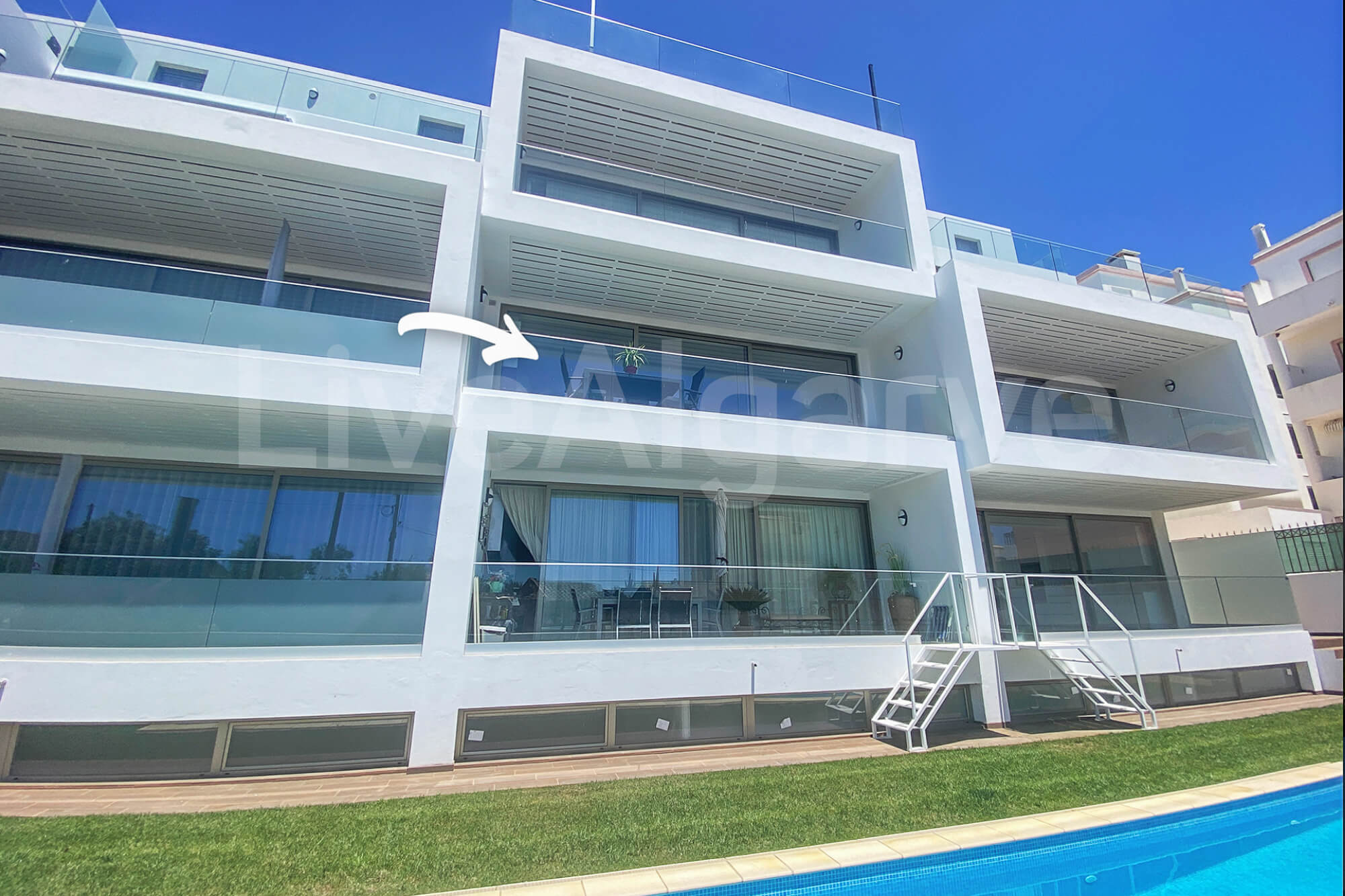  SEA VIEW | Modern T2 Apartment at the Heart of Praia da Luz for Sale - Lagos